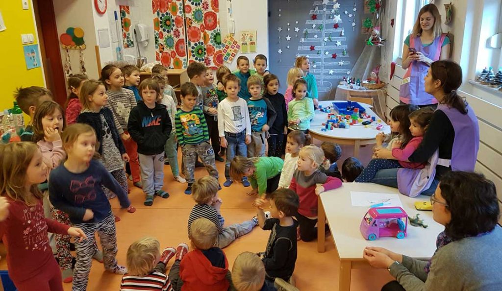 DOŽIVET DECEMBER PRI RAZISKOVALCIH