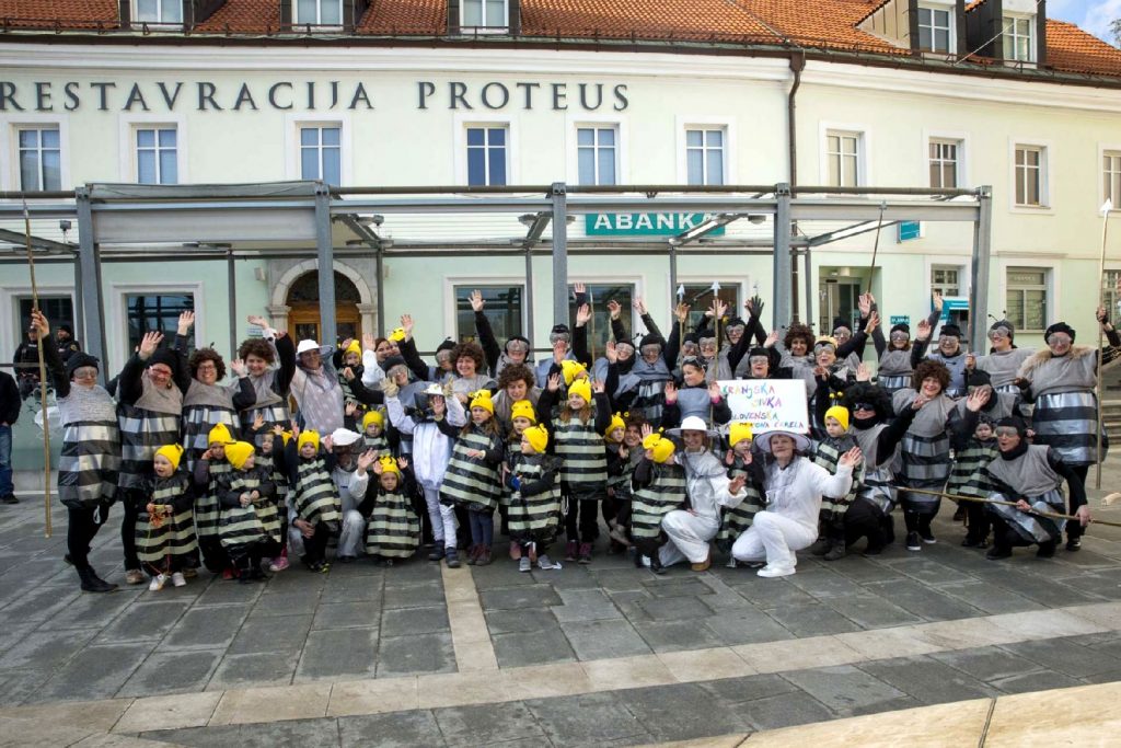 Vrtec Postojna na pustni povorki v Postojni