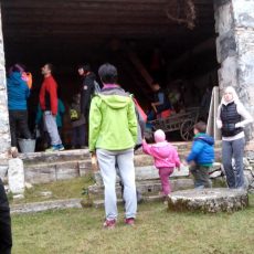 DRUŽINSKI POHOD ENOTE RAVBARČEK