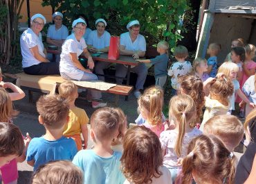 HVALEŽNI našim kuharjem in kuharicam